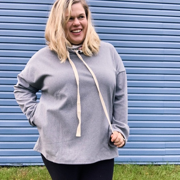 NWT Cozy Sweatshirt Polka Dot Cowl Neck Pockets - Picture 3 of 8